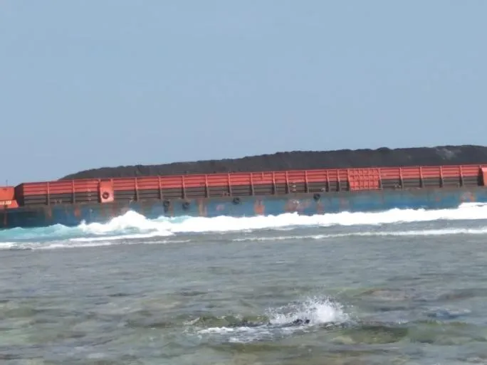 barge BG. Pulau Tiga 338